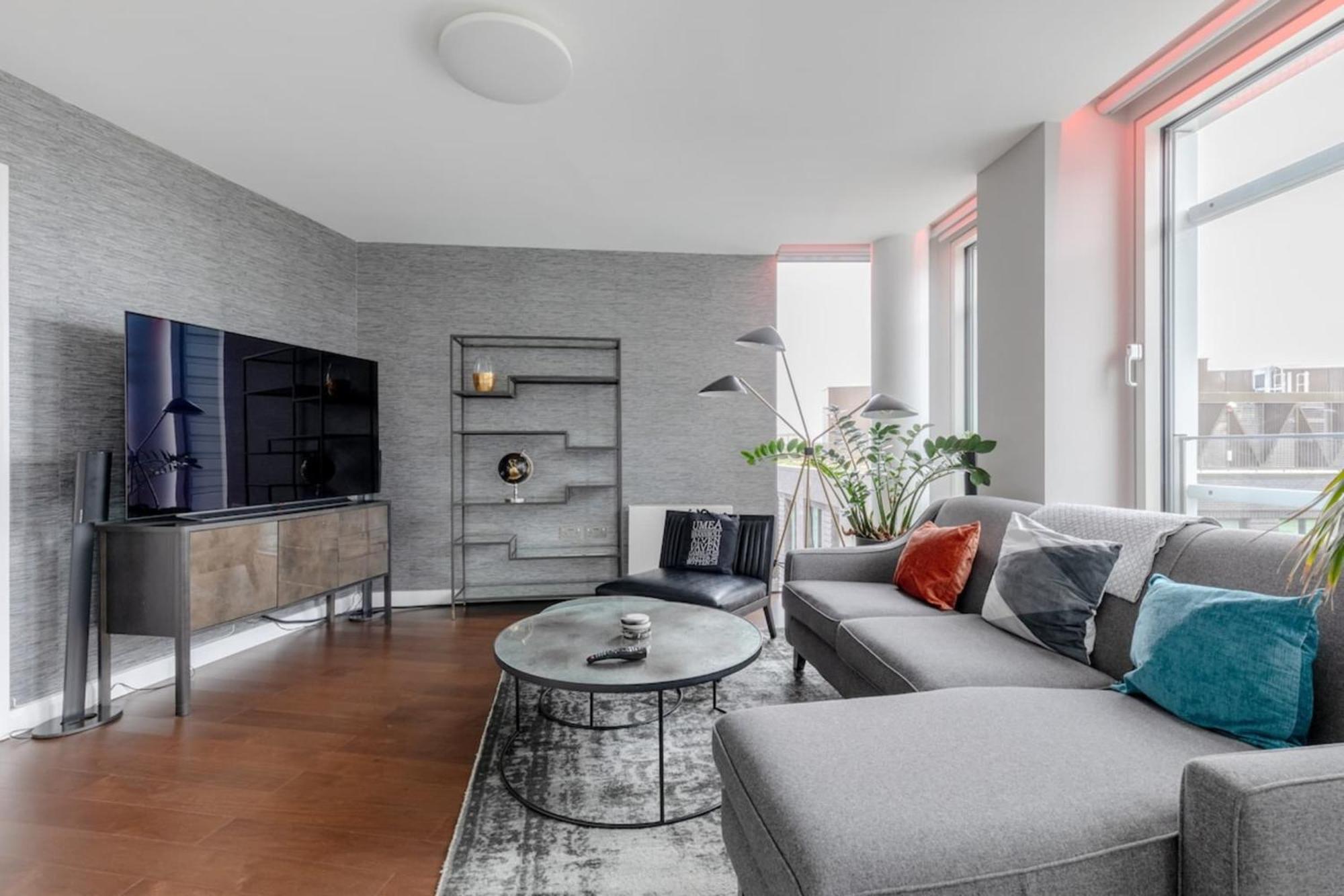 Central & Stylish 1bd Flat Tottenham Court Road! Londra